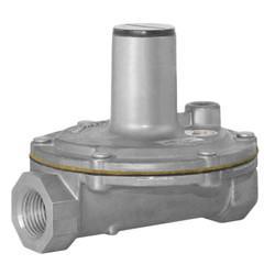 Maxitrol 1-1/2in Gas Pressure Regulator 1,250,000 BTU use with R8110 Spring Comes with Standard 4-12 Spring Replaces 325-7-1-1/2in 10psi Max Inlet